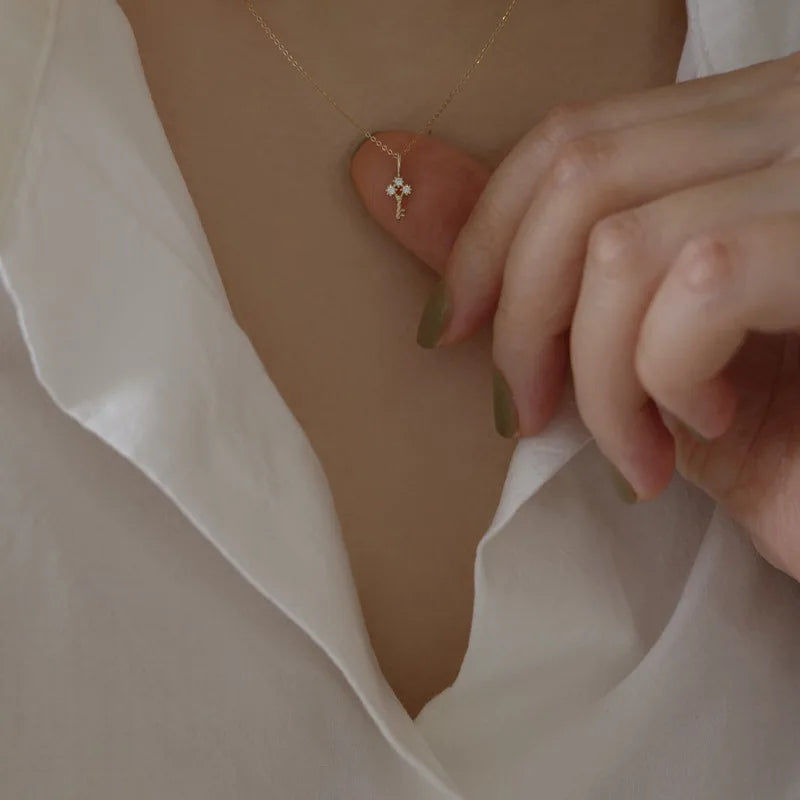 S925 Sterling Silber Überzug 14K Gold Halskette für Frauen Zirkon Schlüssel licht luxus Mini