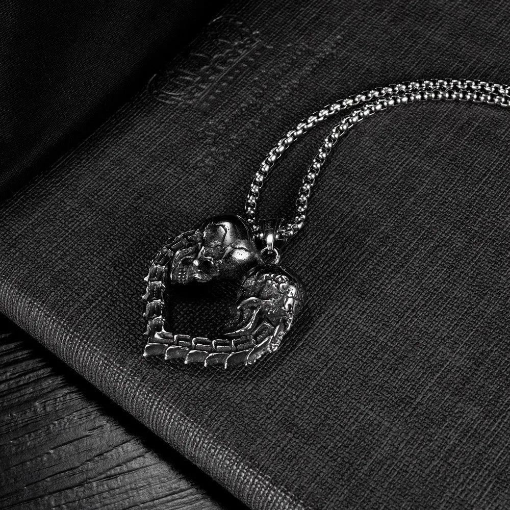 European And American Fashion Personality Creativity Double Skull Love Necklace Men's Street Hip-Hop Punk Retro Pendant Accessor