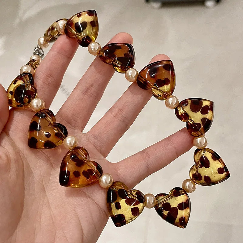2025 New Leopard Print Heart-shaped Pearl Beaded Necklace