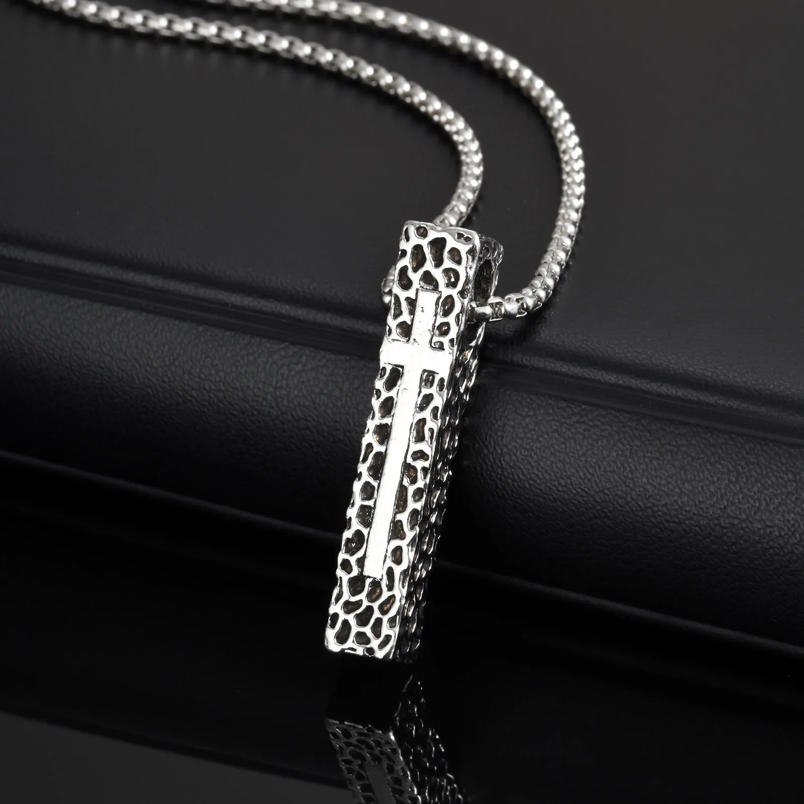Collier pendentif croix en forme de pilier Vnox, collier unisexe à barre rectangulaire, bijou religieux tendance pour homme et femme