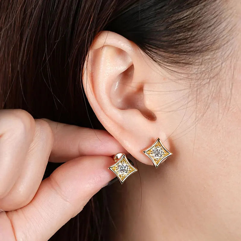 OXTAO Sparkling VVS1 D Color 5MM Moissanite Stud Earrings 925 Sterling Silver Round Cut Birthday Party Fine Jewelry Gift