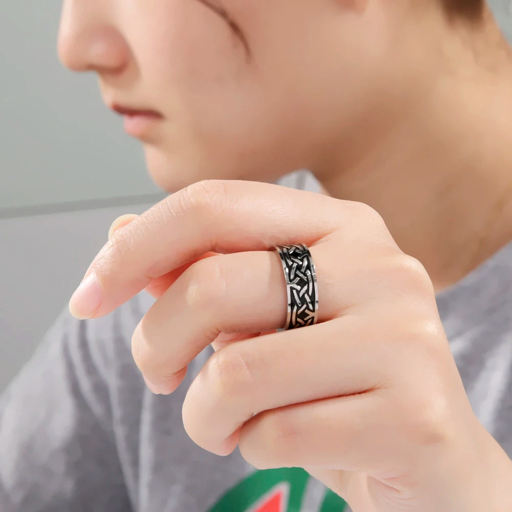 8MM Männer Mode-Ring Edelstahl Ringe Versetzt Arc Muster Viking Schwarz Band Für Jahrestag Geschenk Schmuck Freeshipping