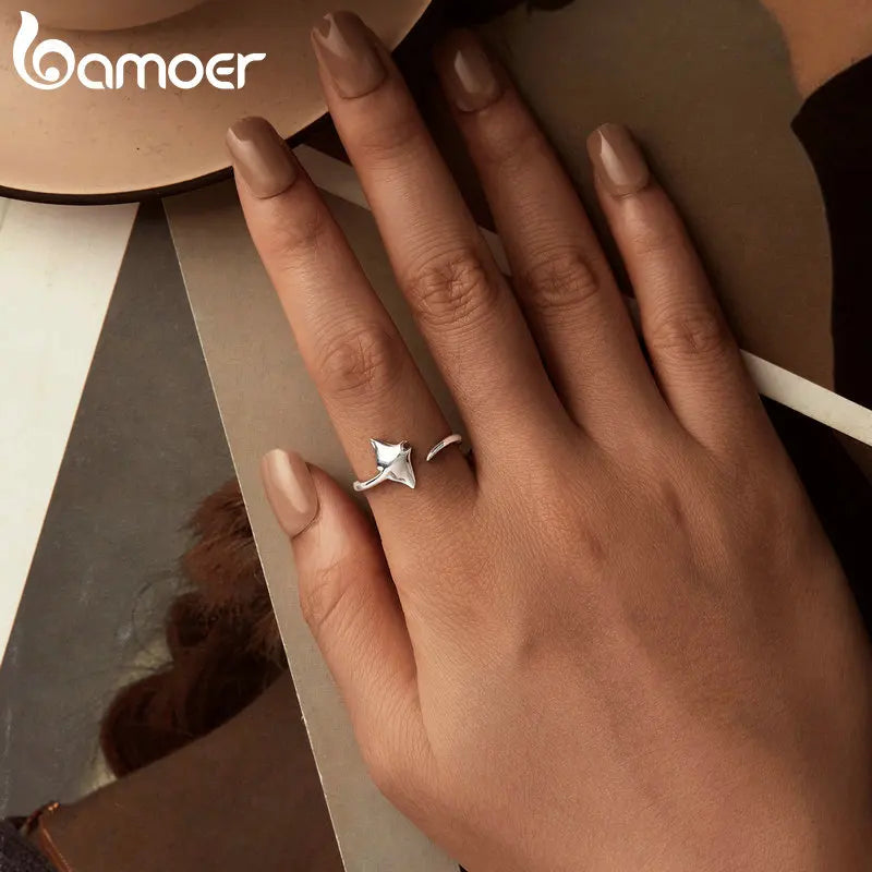 BAMOER 925 Sterling Silver Vivid Manta Open Ring Sea Animal Adjustable Ring for Women Statement Ring Jewelry Gift SCR1037-E