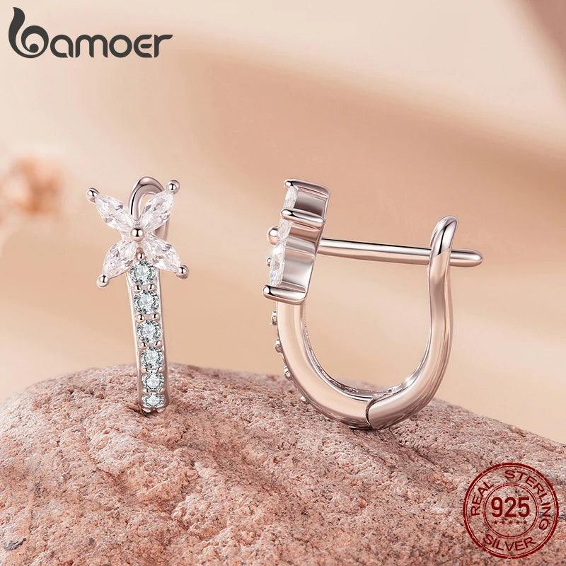 BAMOER Ohrringe in U-Form mit Herbstblättern, besetzt mit Zirkonia-Kleeblatt, romantischer Verlobungsschmuck