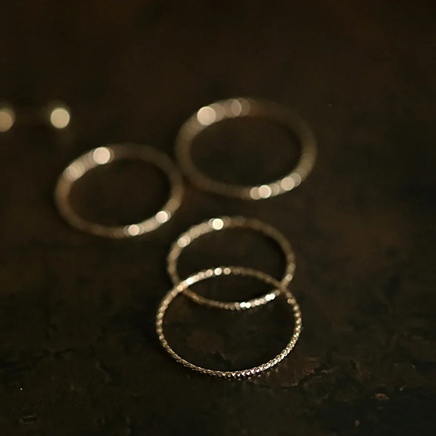 925 Sterling Silber plattiert 14K Gold Minimalistischer dünner Ring für Frauen Koreanischer modischer Stapelring