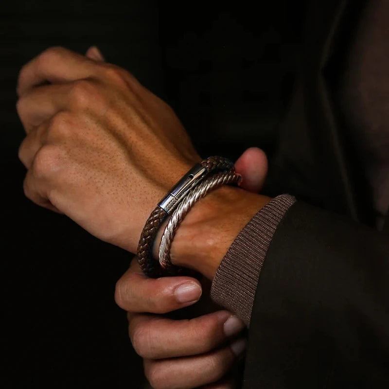 MKENDN 6 mm Klassisches, schlichtes rotes geflochtenes Lederarmband mit sechseckiger Edelstahlschließe – Schmuckstück für Damen, Herren und Paare – Geschenkidee