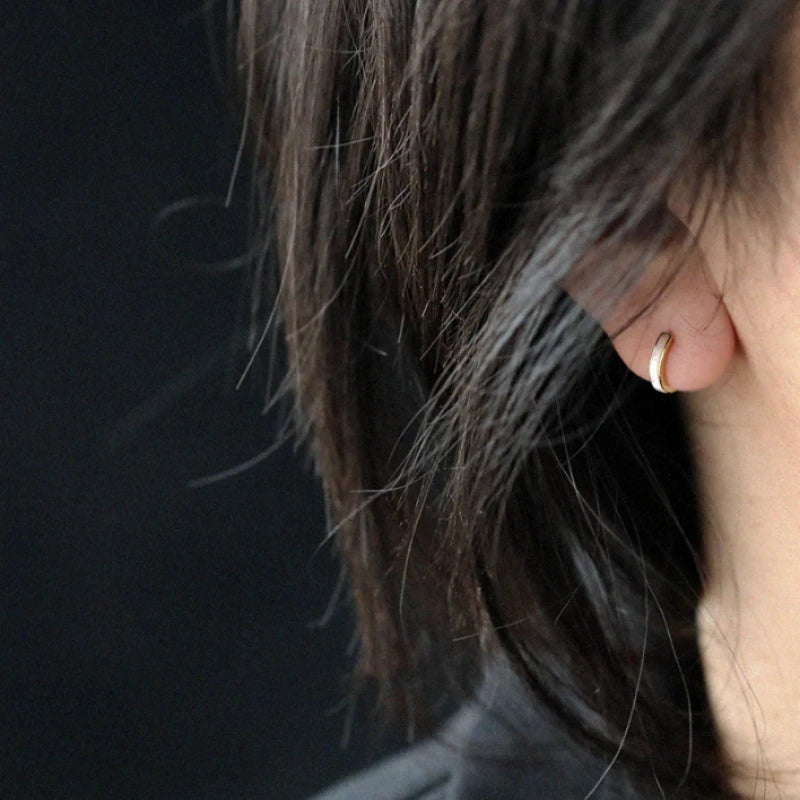 925 Sterling Silver French Temperament White Shell Hoop Earrings for Women Stylish Versatile Jewelry Accessories