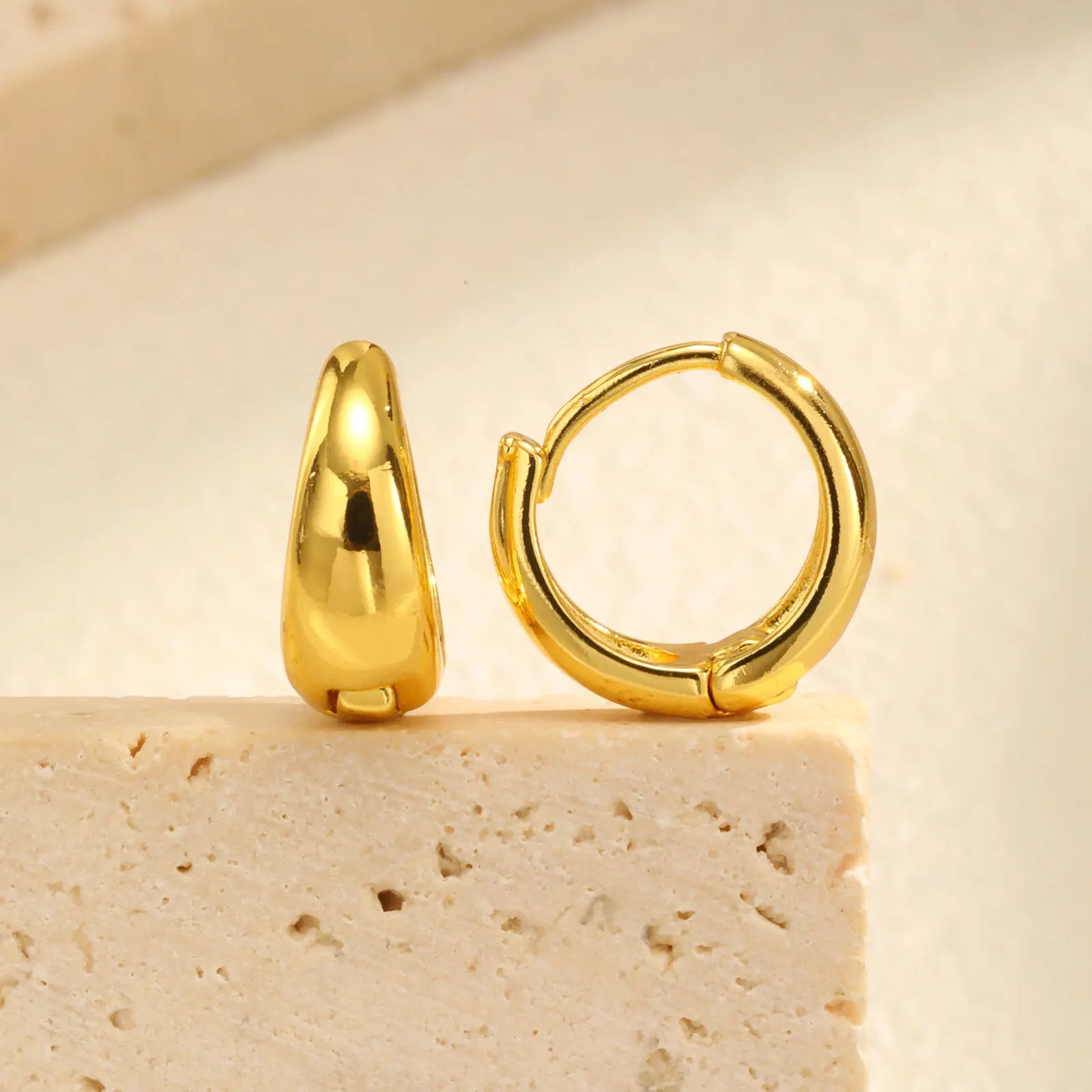 Vnox 2025 New Daily Simple Womens Hoop Earrings, Gold Plated Smooth Metal Huggies Earrings, Minimalist Fashion Jewelry