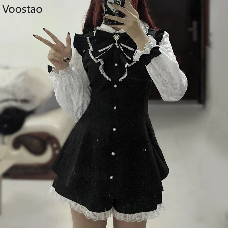 Robe mini style gothique japonais à strass et nœud papillon pour femme, style kawaii lolita, fausse robe deux pièces à manches longues et coupe cintrée.