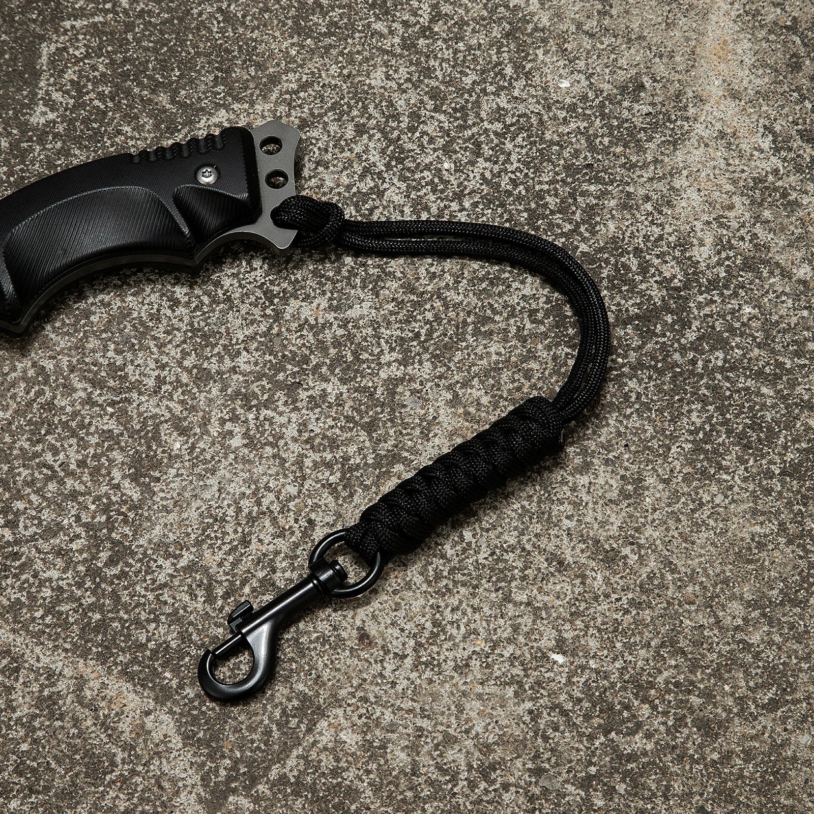 MKENDN Porte-clés en paracorde avec crochet métallique pour homme et femme, dragonne d'urgence pour l'escalade en extérieur, porte-cartes d'identité et d'identification.