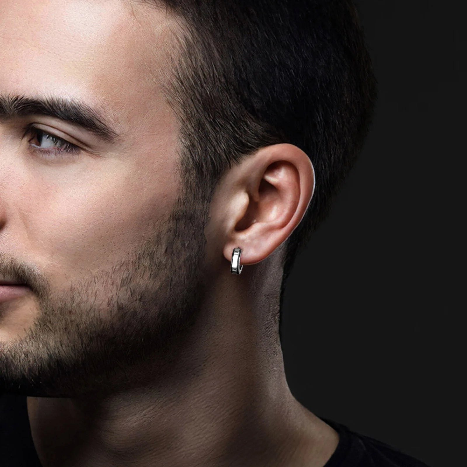 Boucles d'oreilles créoles simples Vnox, style Huggies avec bordure noire, étanches, en acier inoxydable, pour femmes et hommes.