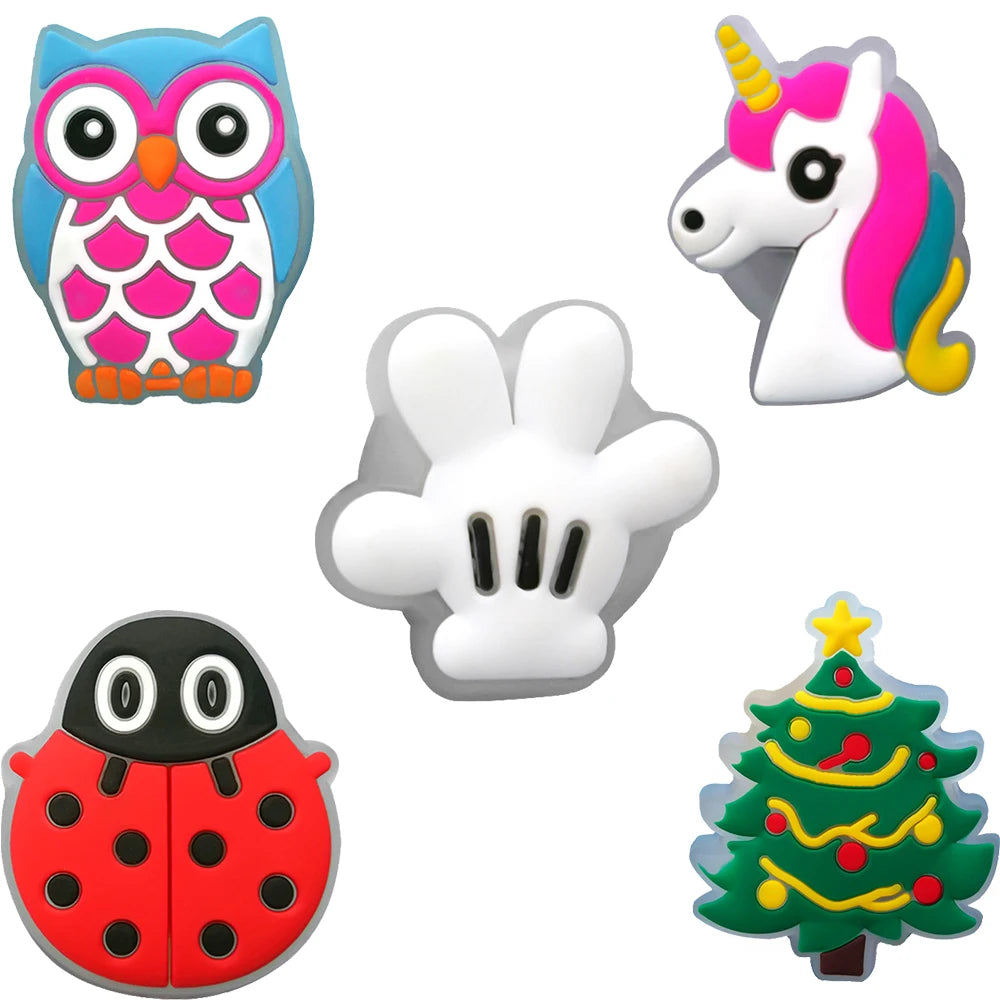 5PCS LED Clog Shoe Charms Cute Animal Duck Gamepad Pig Black Cat Shoe Buckle Accessories Pins for Women Men Cute Shoe Decoration