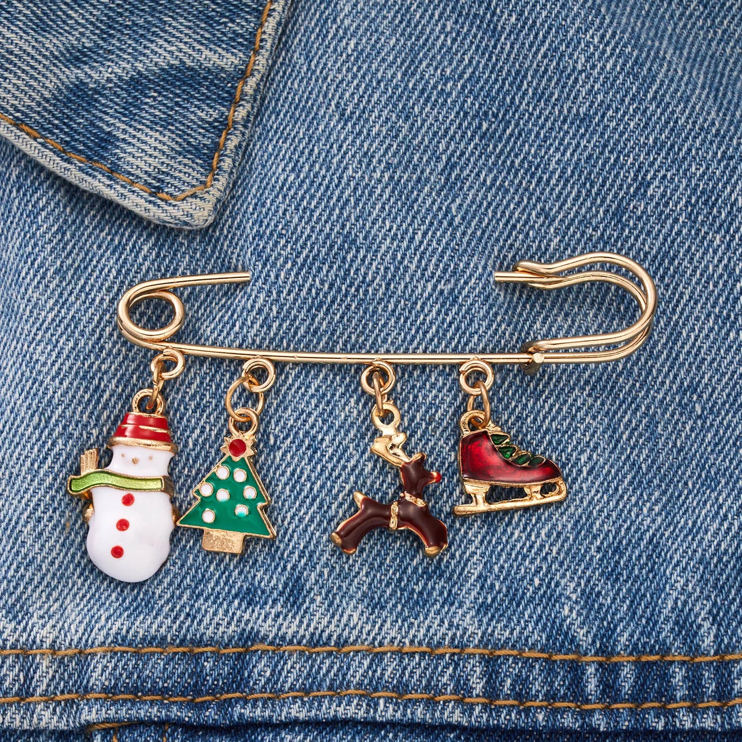 Fashion Christmas Brooch Pin For Women Men Santa Claus Snowflake Christmas Tree Bell Enamel Brooch New Year Xmas Decoration Gift