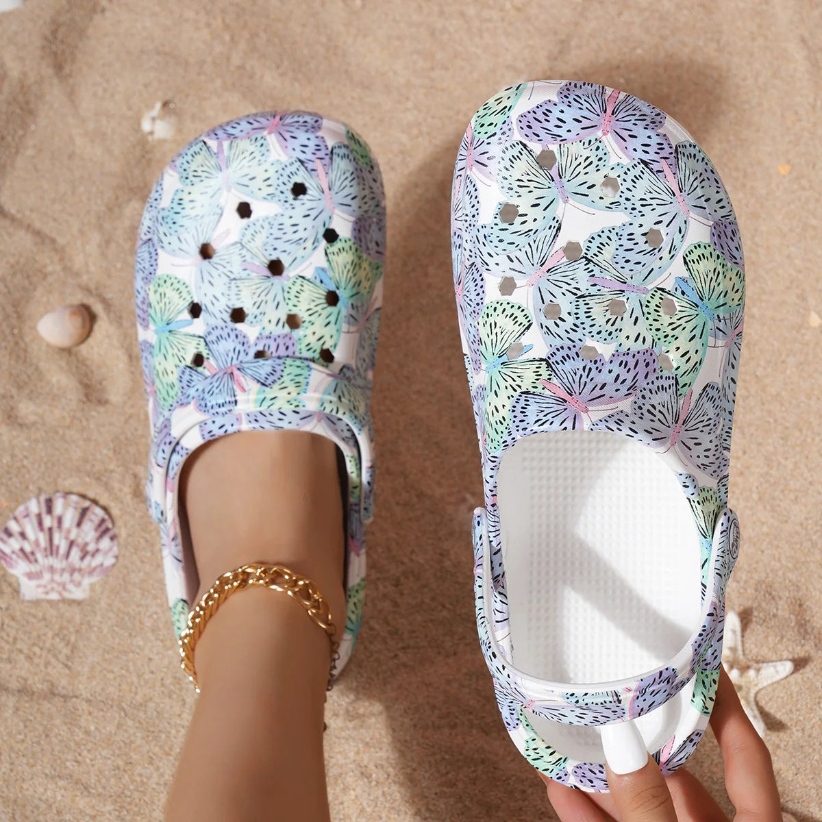 Women's Trendy Graffiti Pattern Clogs, Casual Hollow Out Design Garden Shoes, Comfortable Slip On Beach Slides