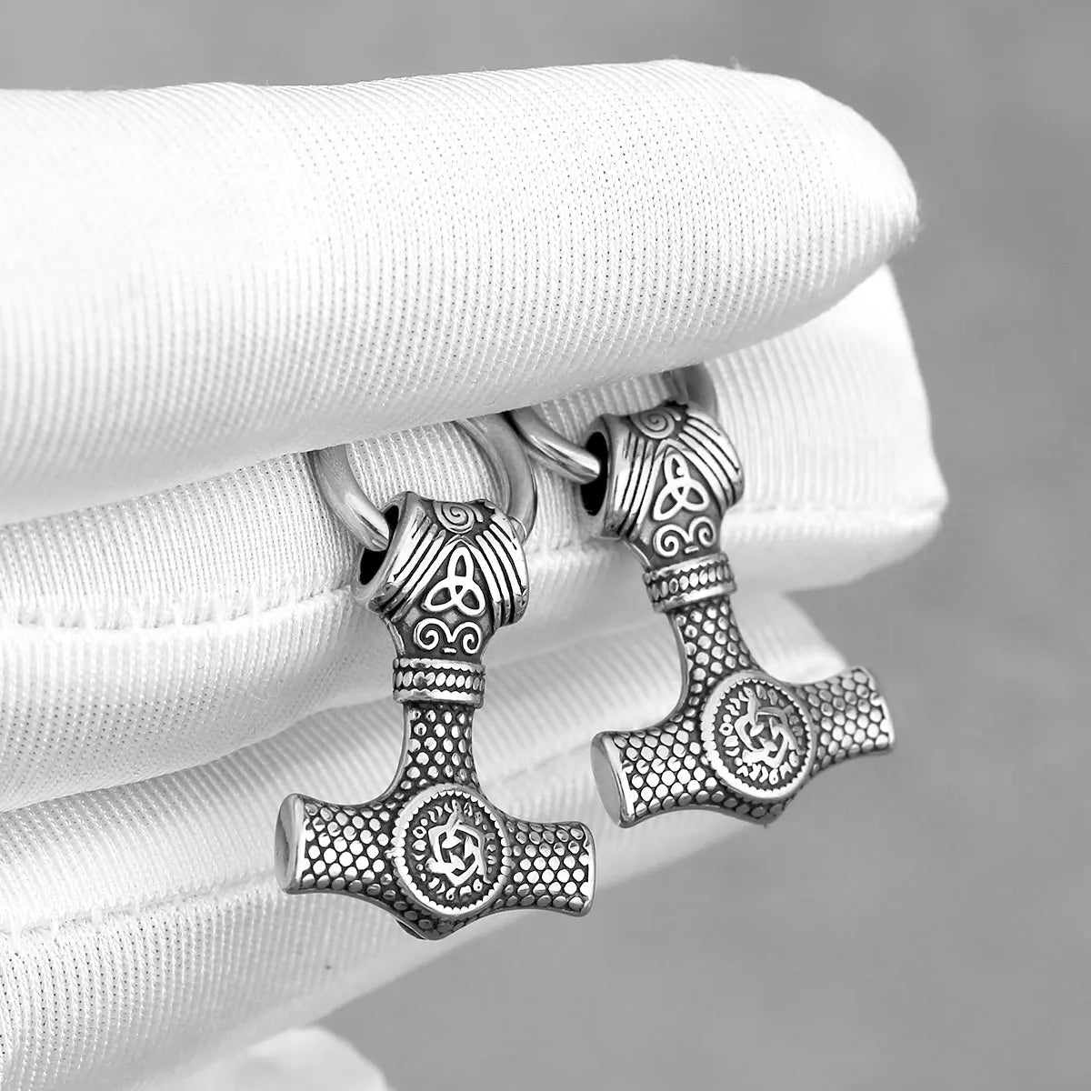 Gothic Odin Thor's Hammer Drop Earrings Blackening Stainles Steel Punk Hip Hop Ears Jewelry Nordic Vikings Helmet of Awe Earring