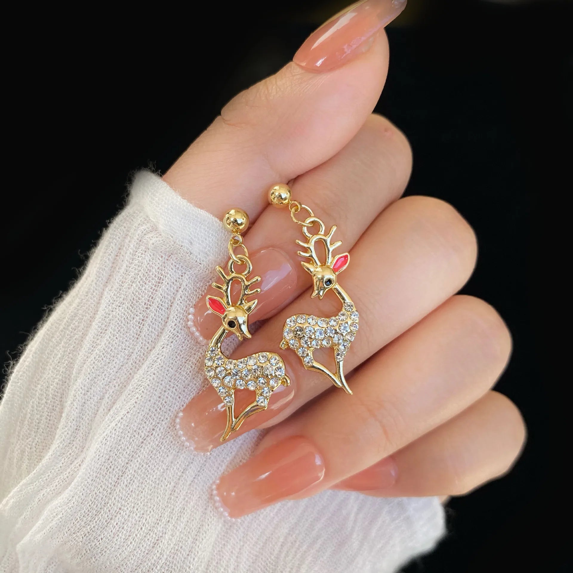Exquisite Rhinestone Elk Earrings for Women Girls Shiny Crystal zircon Snowflake Deer Dangle Earring Christmas New Year Jewelry