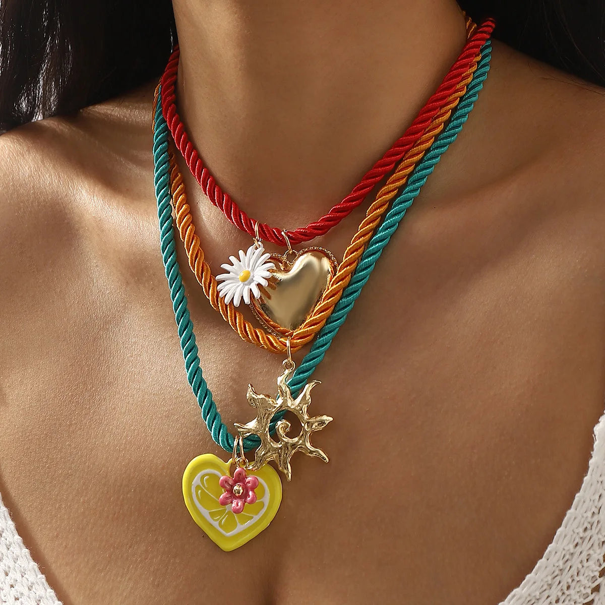 ZAA new Colorful Heart-shaped Sun Daisy Pendant Necklace