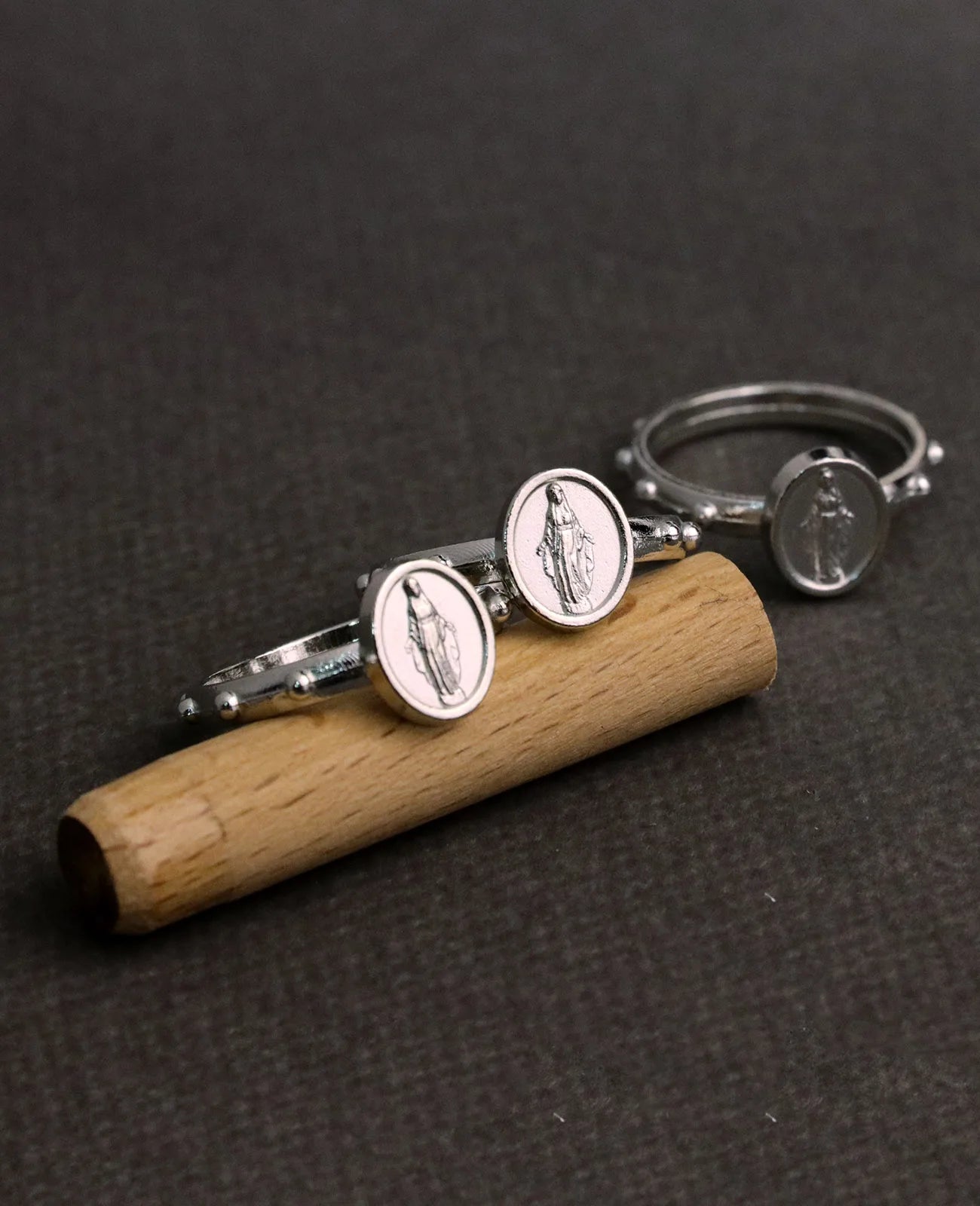 30Pcs Catholic Medalla Milagrosa Rosary Ring Our Lady Virgin Mary Medal Portable Finger Ring Jewelry for One Decade Rosary