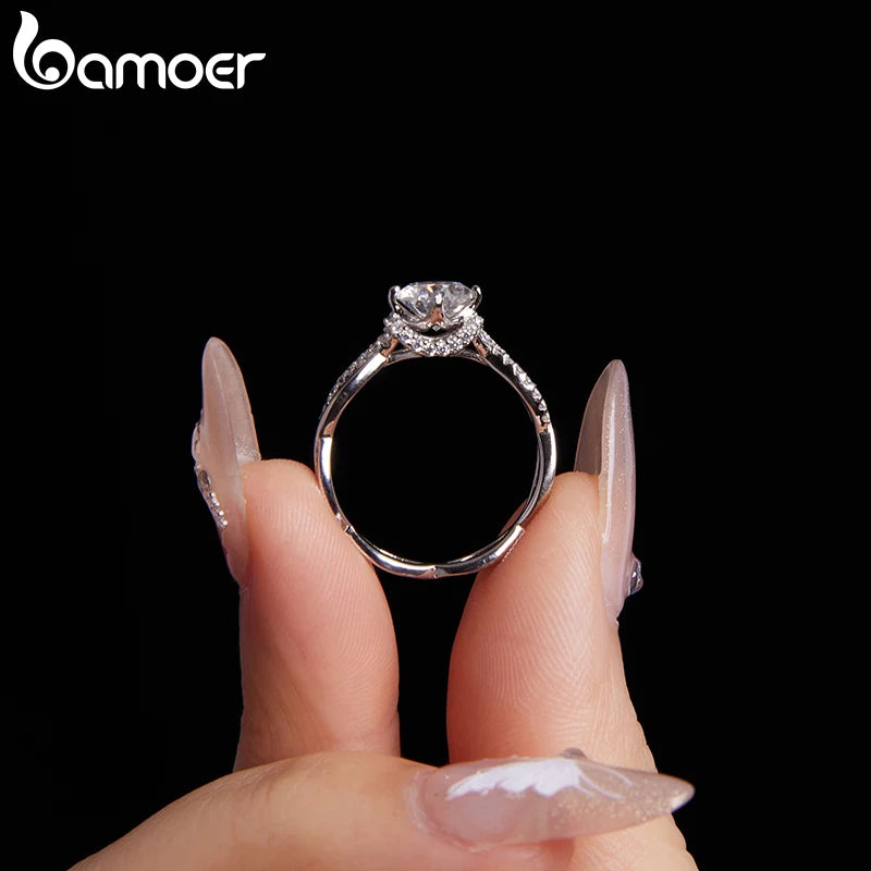 BAMOER 1CT Moissanite Twisted Ring Retro Lace Statement Band Ring Round Cut for Women Engagement Jewelry Eternal Elegance Gift