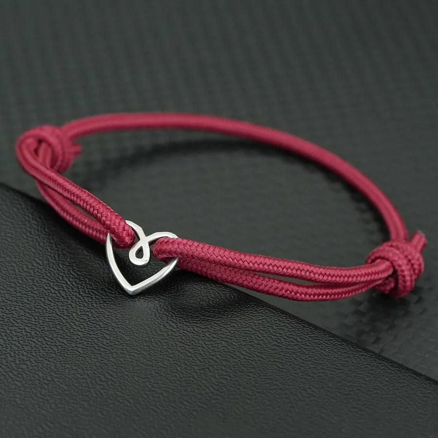 Handgefertigtes Valentinstag-Armband aus Edelstahl, verstellbar, mit Herzanhänger, dünnes Band, Freundschaftsschmuck