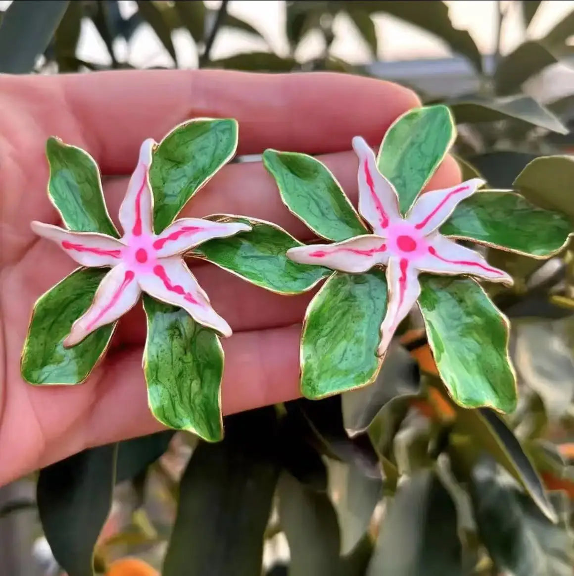 Zvoijio New Sweet Temperament Wave Dot Leaf Flower Earrings