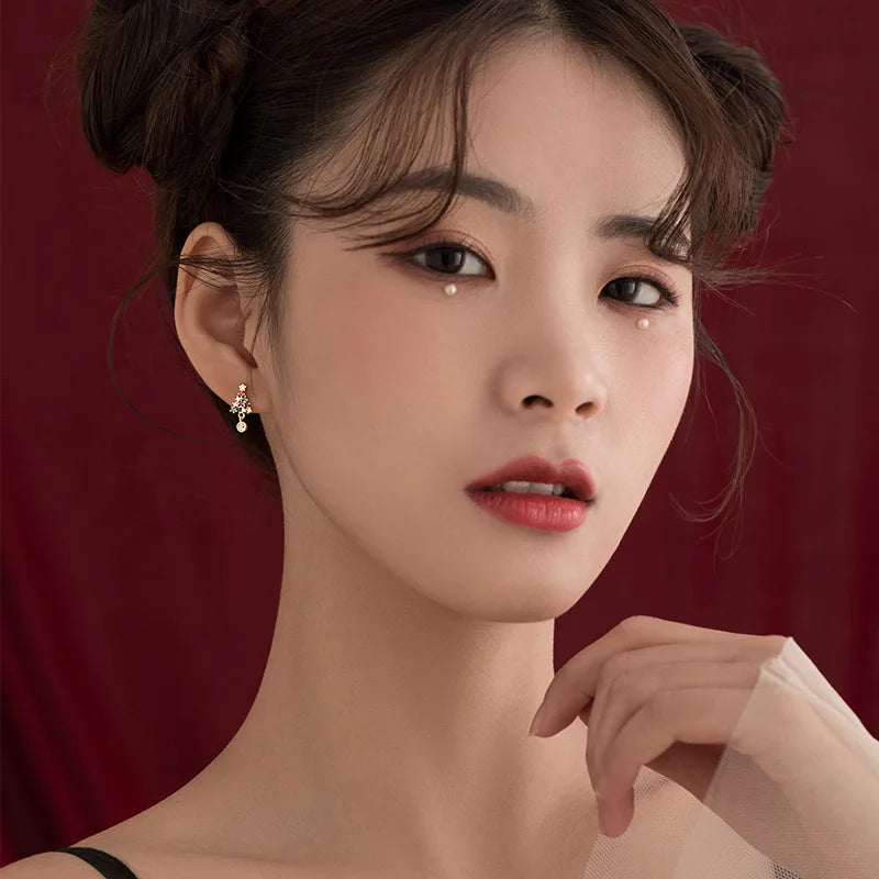 Koreanische Zirkon-Schneeflocken-Weihnachtsbaum-Ohrstecker für Damen, glänzende Kristall-Elch-Ohrringe, zarter Weihnachts- und Neujahrsschmuck