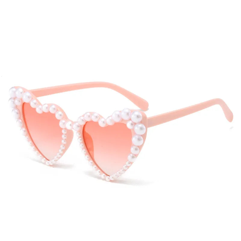 2025 Heart Shape Sunglasses Pearl Frame Wedding Party Sun Glasses Women Big Frame Cute White Black Shades UV400 Fashion Eyewear