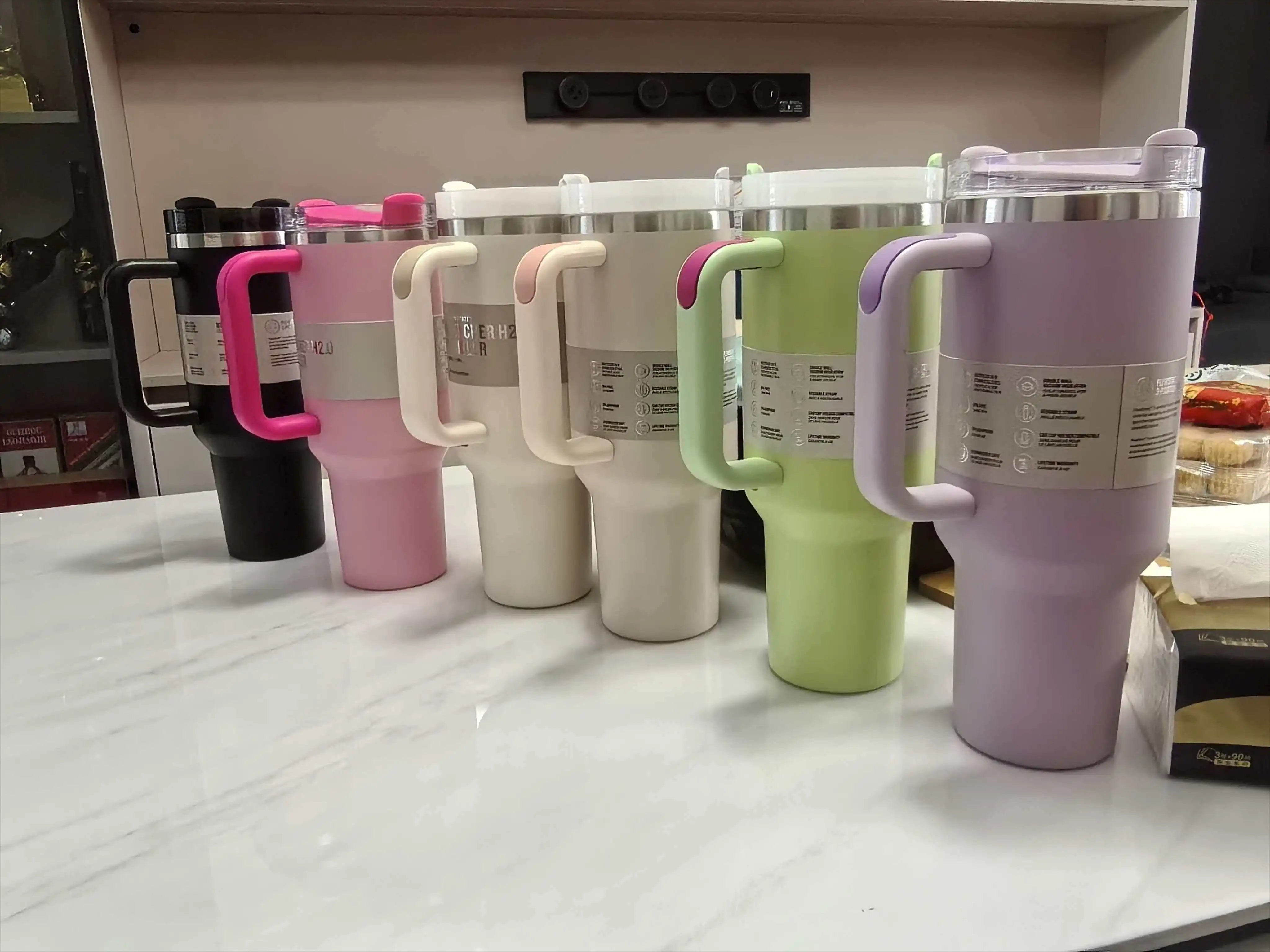 New 40-ounce vacuum straw thermos, stainless steel car sports water bottle, can hold cold and hot beverages