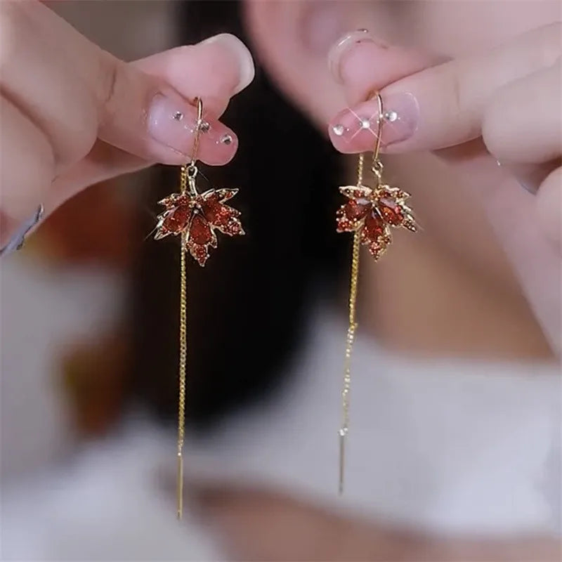 Exquisite Red Rhinestone Zircon Maple Leaf Stud Earrings For Women Vintage Personality Crystal Earring Fall Winter Charm Jewelry