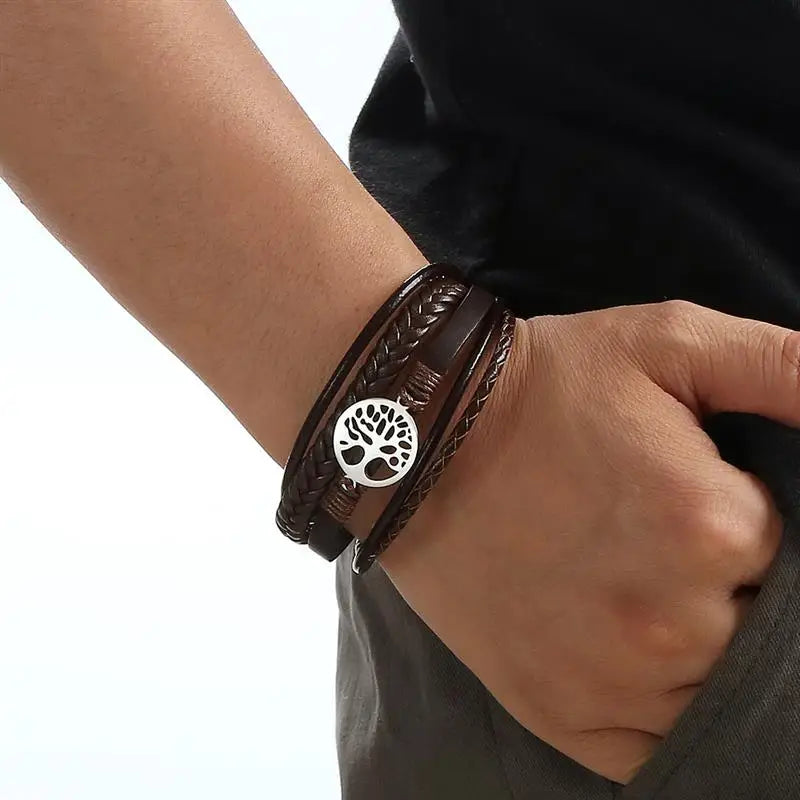 Bracelet en cuir multicouche tendance pour homme, pendentif sapin aimanté en acier inoxydable, bracelet de main, cadeau de Noël ou de Nouvel An