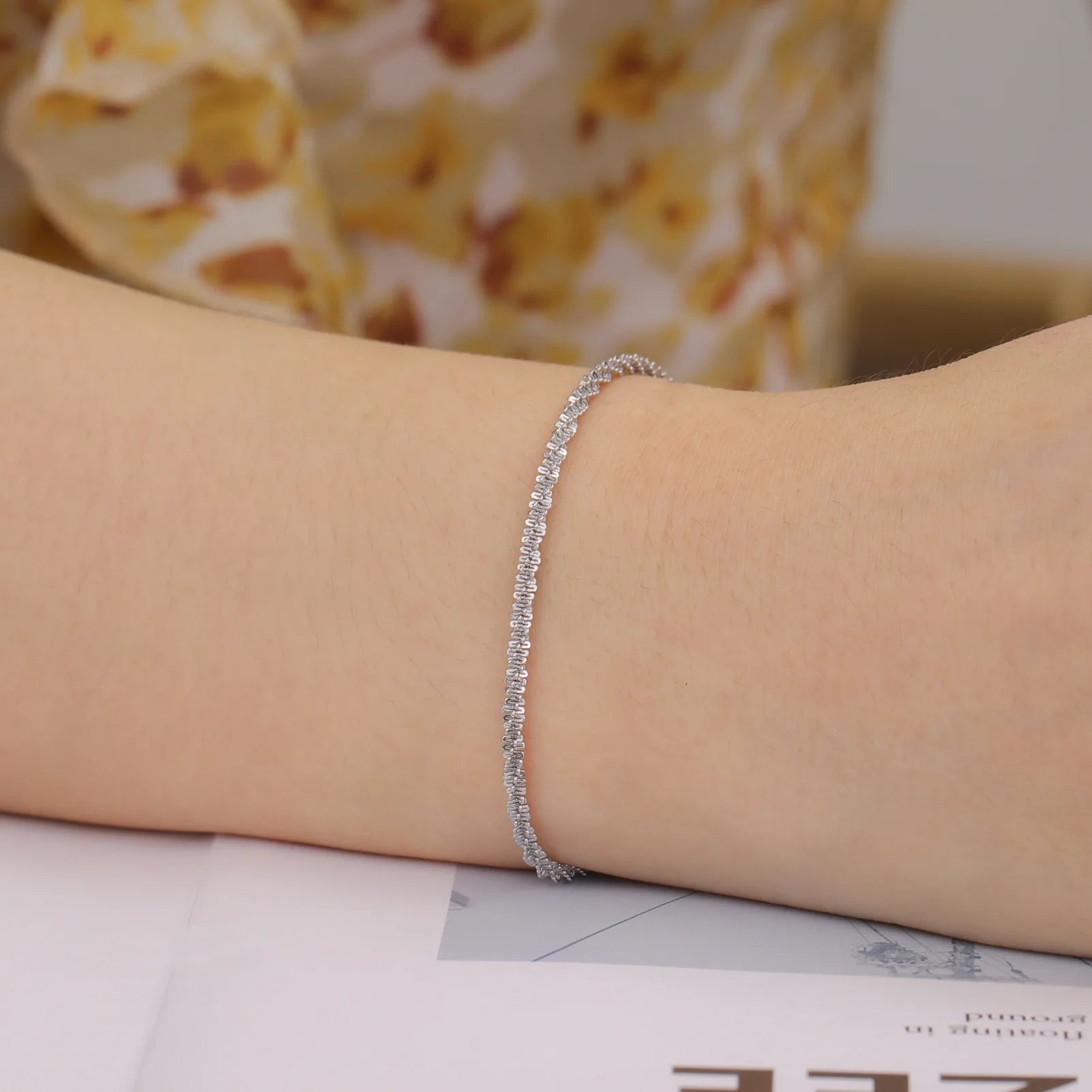 HIPEE Fashion Shiny Basic Chain Bracelet for Women Girls Stainless Steel Link Chain Adjustable Bracelets Sparkling Twists Bangle