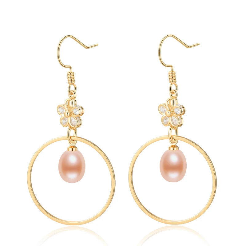 Boucles d'oreilles pendantes en perles d'eau douce véritables, motif fleurs, pour femme. Bijou fantaisie, accessoire raffiné pour une fête d'anniversaire.