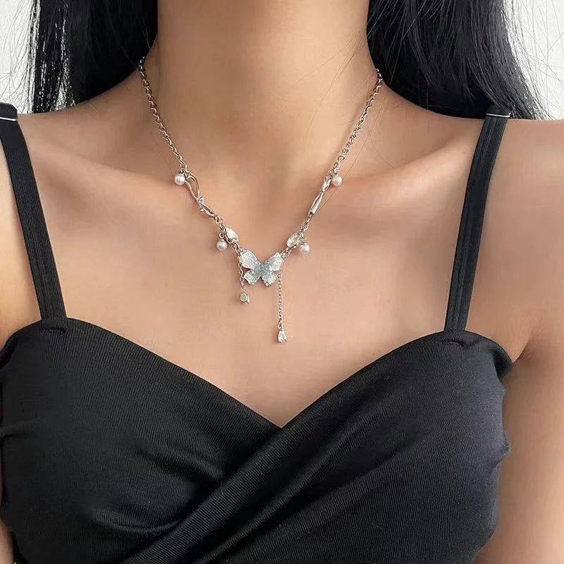 New Luxury Blue Crystal Butterfly Pendant Necklace for Women Shiny Zircon Double Butterfly Temperament Choker Girl Party Jewelry