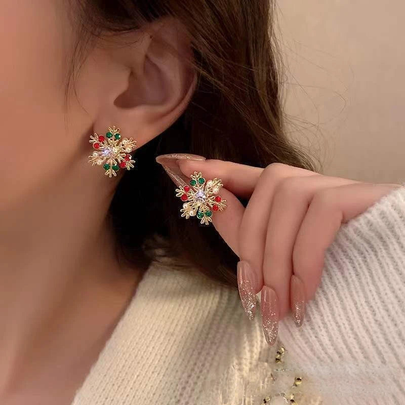 Exquisite Shiny Zircon Snowflake Stud Earrings for Women Colorful Crystal Christmas Temperament Earring Party Versatile Jewelry