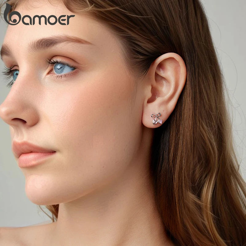 BAMOER 925 Sterling Silber Ohrstecker mit rosa Herz und Kirsche, Schleifen-Creolen für Damen und Teenager, süßes hypoallergenes Weihnachtsgeschenk
