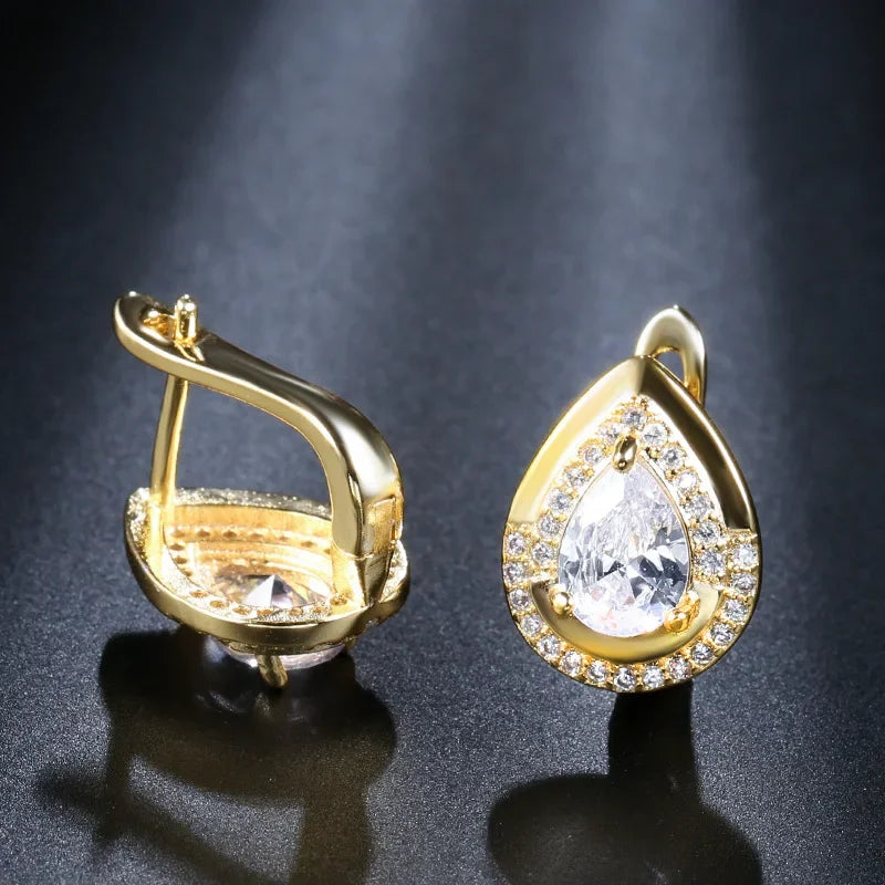 Sterling Silver 925 Small Earrings Fashionable Fresh and Exquisite Heart Shaped Crystal Zircon Earrings High-end Jewelry