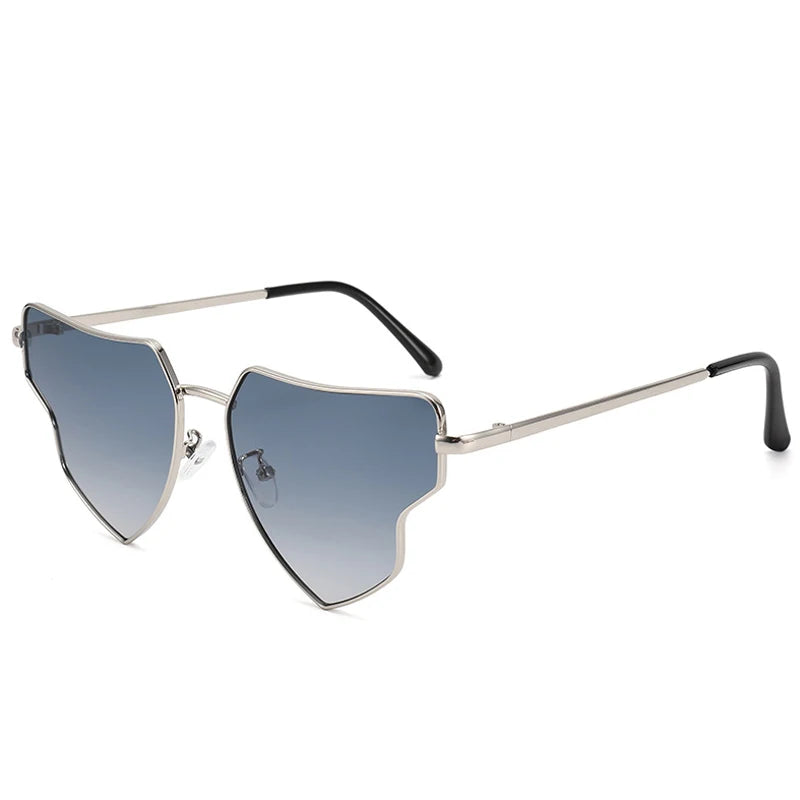 2025 kleine Metallrahmen Herzförmige Punk Sonnenbrille Frauen Luxusmarke Retro Liebe Kern Unregelmäßige Brillen für Damen Shades UV400