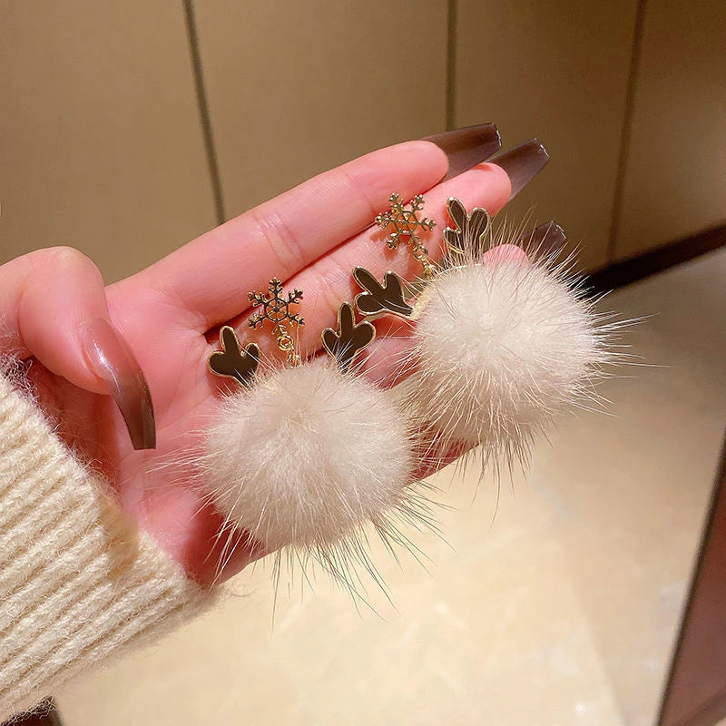 Lovely Zircon Snowflake Pearl Charm Earring For Women Christmas Flocking Hairball Bowknot Stud Earrings New Year Party Jewelry