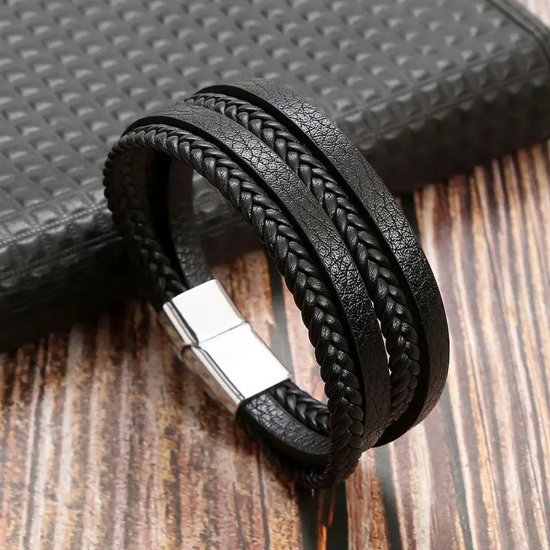 Fashion Braided Rope Woven Multilayer Leather Men Bracelets Punk Mental Magnet Bangle for Friend Charm Jewelry Gifts