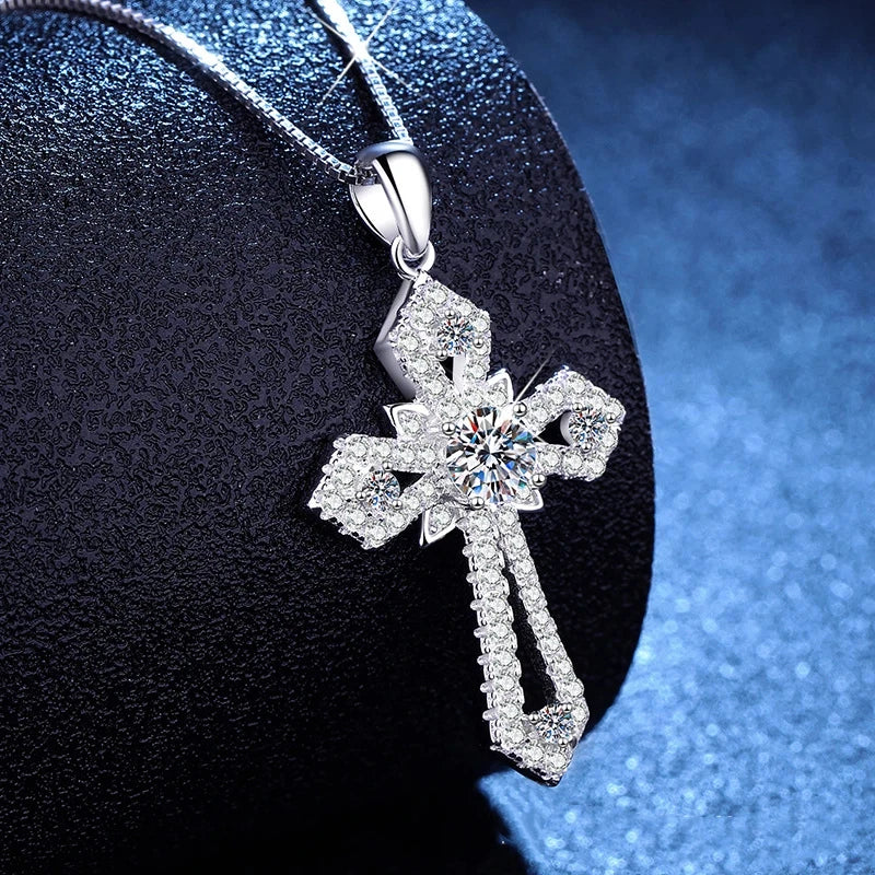 18K white gold and platinum moissanite necklace women's personality light luxury hip hop pt950 cross pendant necklace women