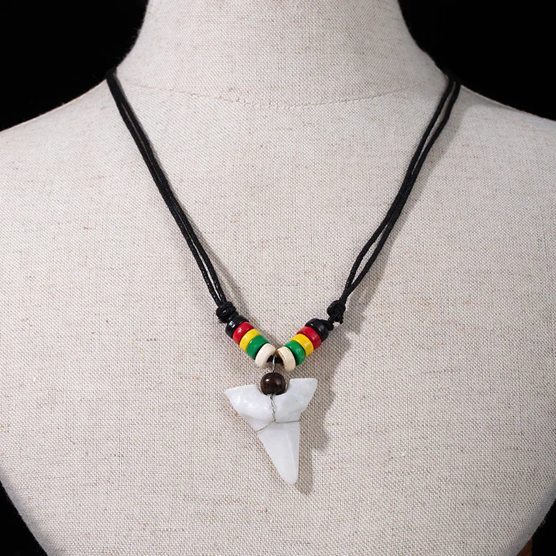 Fashion Retro Imitation Shark Tooth Pendant Necklace Men Women Ethnic Style Bohemian Necklaces Party Gift Jewelry Accessories