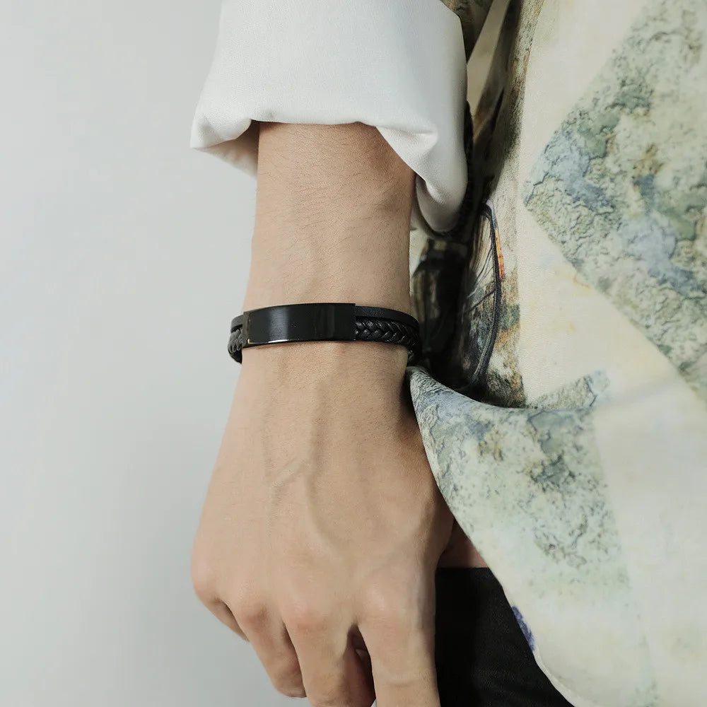 MKENDN Personalisiertes, handgefertigtes Lederarmband für Herren – Individuelles Namensarmband mit Symbol – Familiengeschenk mit dem Namen des Kindes oder der Familie