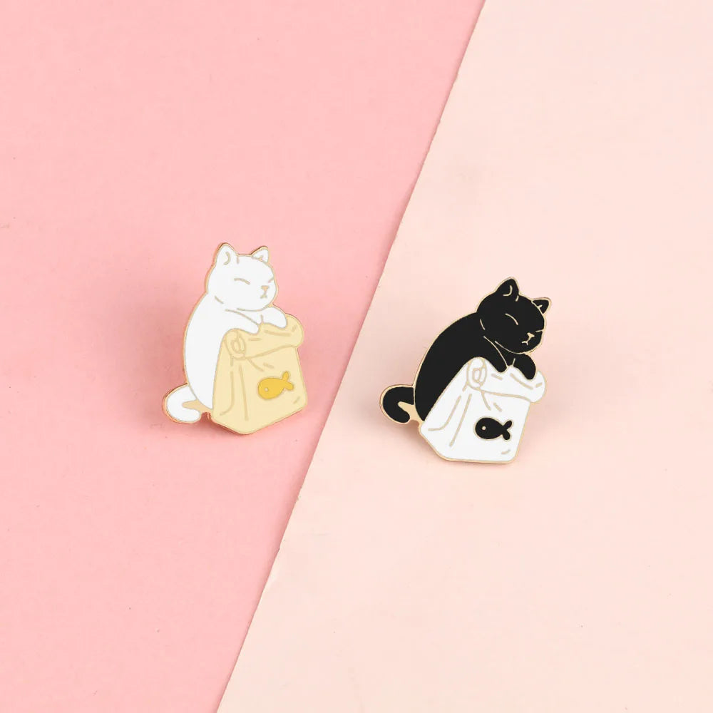 Cat Lover Collection Brooches Cute White Black Cat Badges Pins Sleepy Hug Kitty Enamel Pins Coat Hat Animal Decoration Jewelry