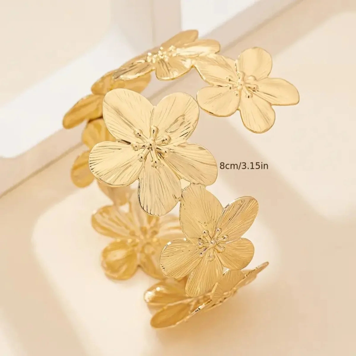 Elegant Big Metal Flowers Open Cuff Bangles for Women Girls Gold Color Wave Geometric Arm Bracelet Beach Party Aesthetic Jewelry