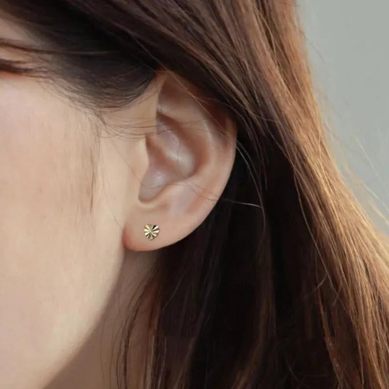 Boucles d'oreilles en argent sterling 925 plaqué or 14 carats, motif cœur exquis, pour femmes, bijoux minimalistes, polyvalents et tendance