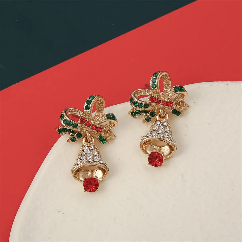 Boucles d'oreilles pendantes délicates en zircon et perles d'imitation flocon de neige pour femmes, boucles d'oreilles brillantes en strass et fleurs, cadeau idéal pour Noël.