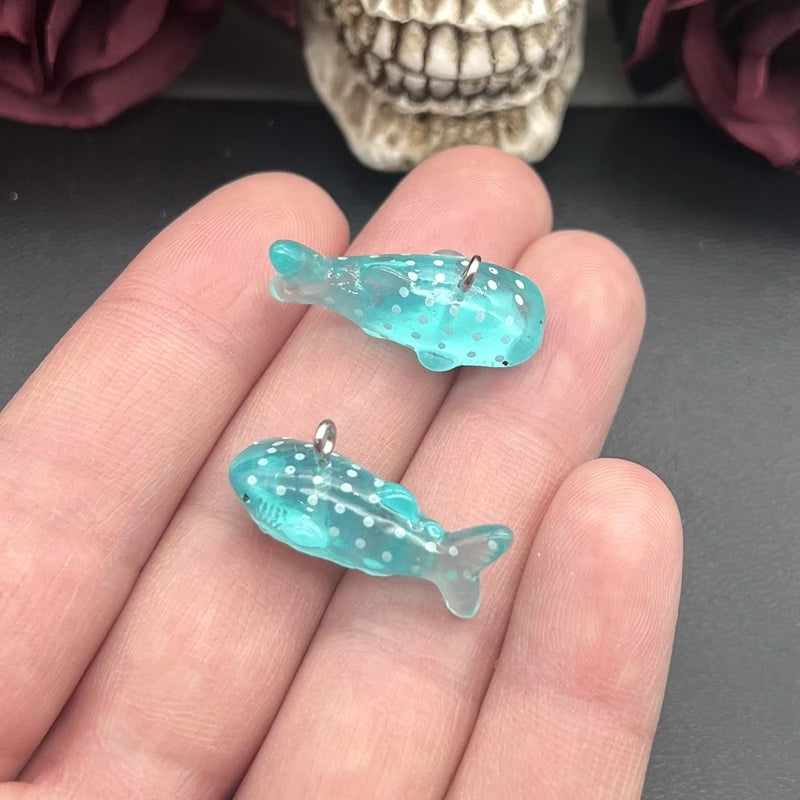 10pcs of Acrylic Whale Pendants / Charms for DIY Necklaces & Earrings - Madeinsea©