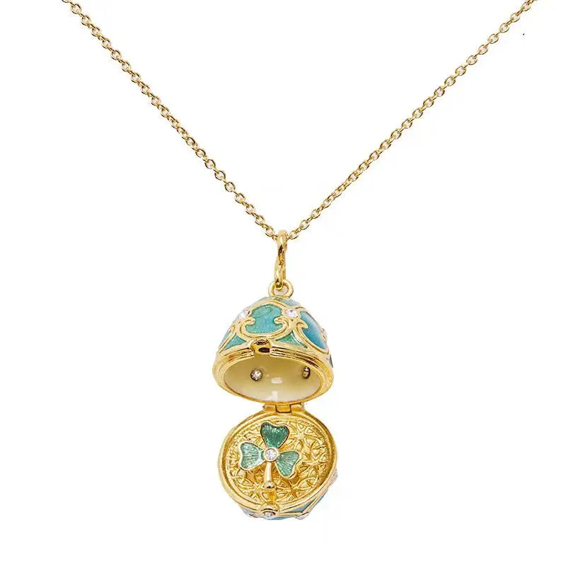 Collier pendentif œuf de Pâques Fabergé en émail fait à la main, médaillon en laiton, vintage, cristal, trèfle à l'intérieur, cadeau pour femmes et filles