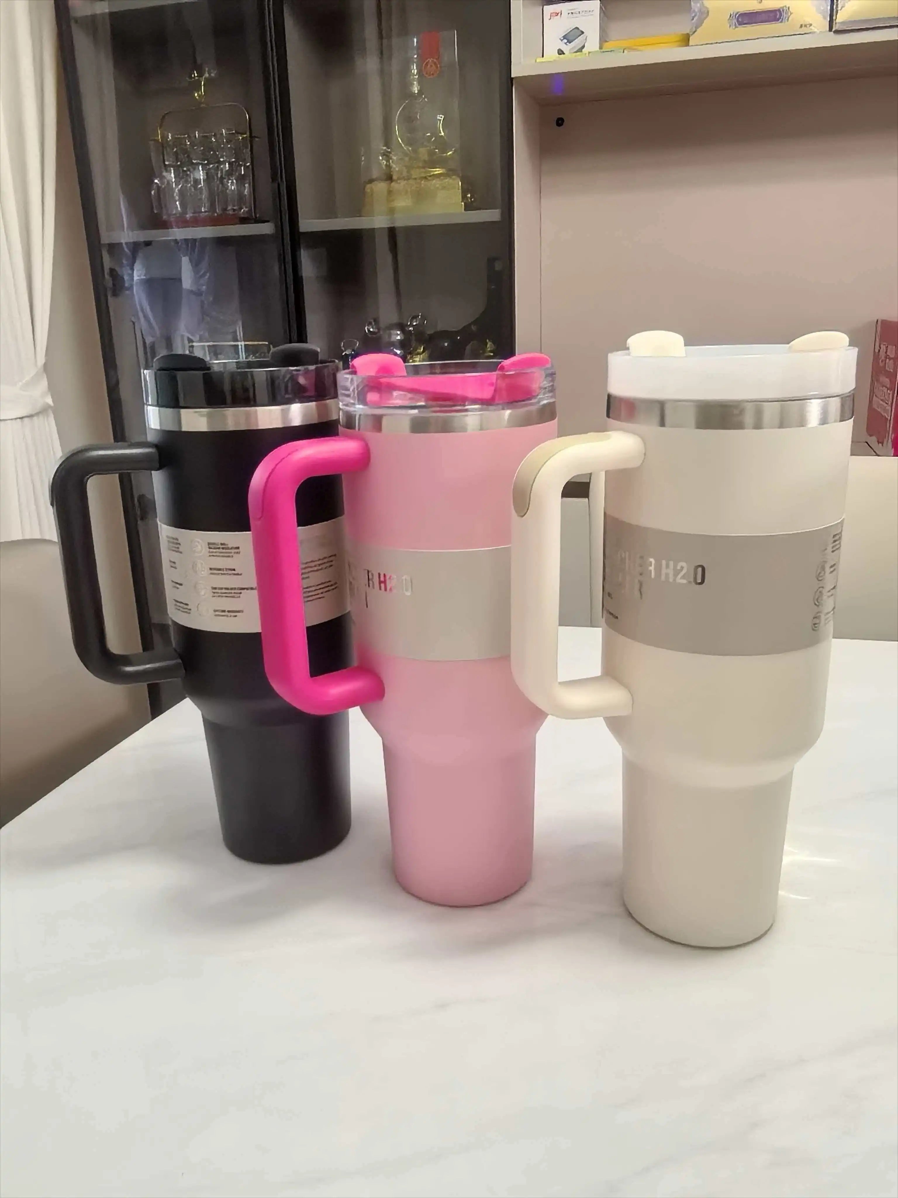 New 40-ounce vacuum straw thermos, stainless steel car sports water bottle, can hold cold and hot beverages