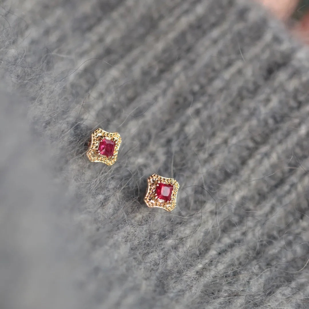 925 Sterling Silver Plating 14K Gold Retro Red Zircon Geometric Earrings for Women Exquisite Small Wedding Jewelry Party